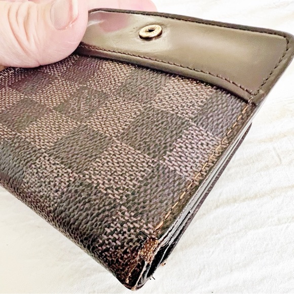 LOUIS VUITTON ~ Vintage Damier Ebene Compact Wallet ~ August 2000 - Picture 13 of 17